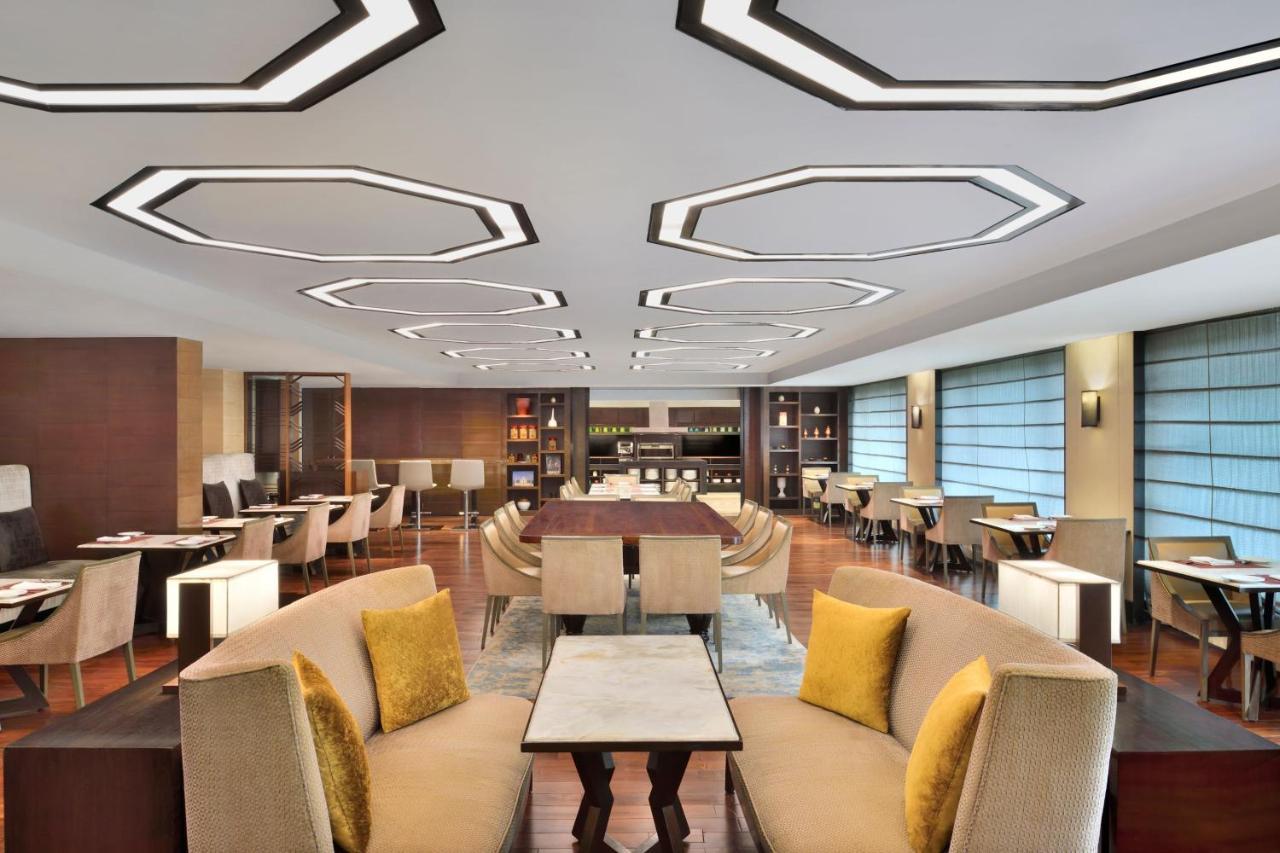 Jw Marriott Hotel New Delhi Aerocity Exterior foto The lounge at the airport