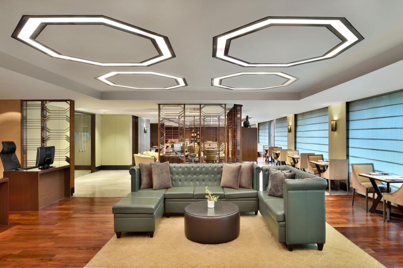 Jw Marriott Hotel New Delhi Aerocity Exterior foto The lounge at the airport