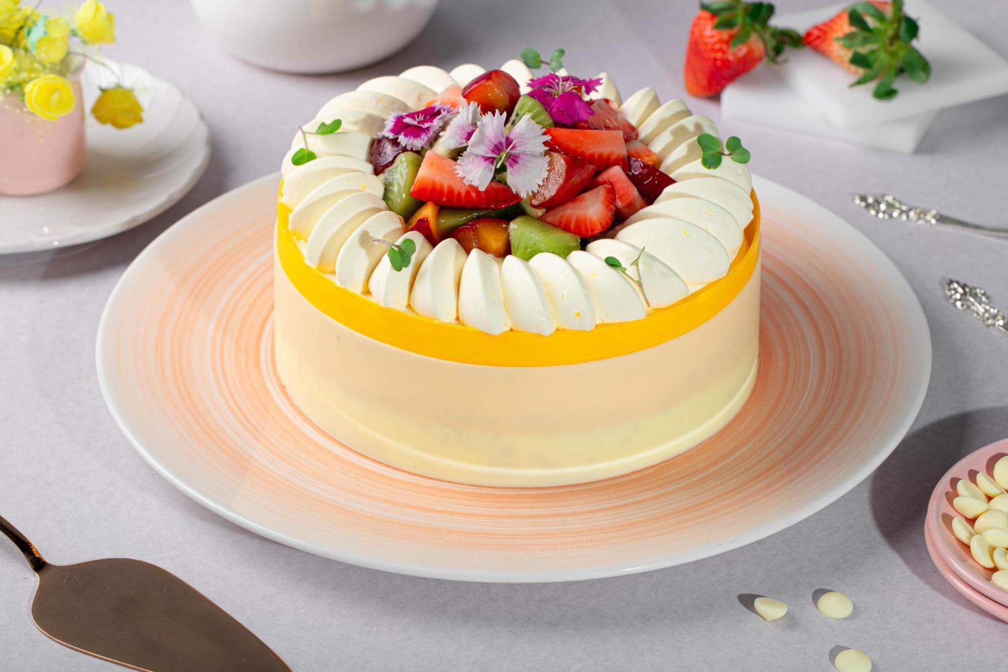 Jw Marriott Hotel New Delhi Aerocity Exterior foto A fruit cake