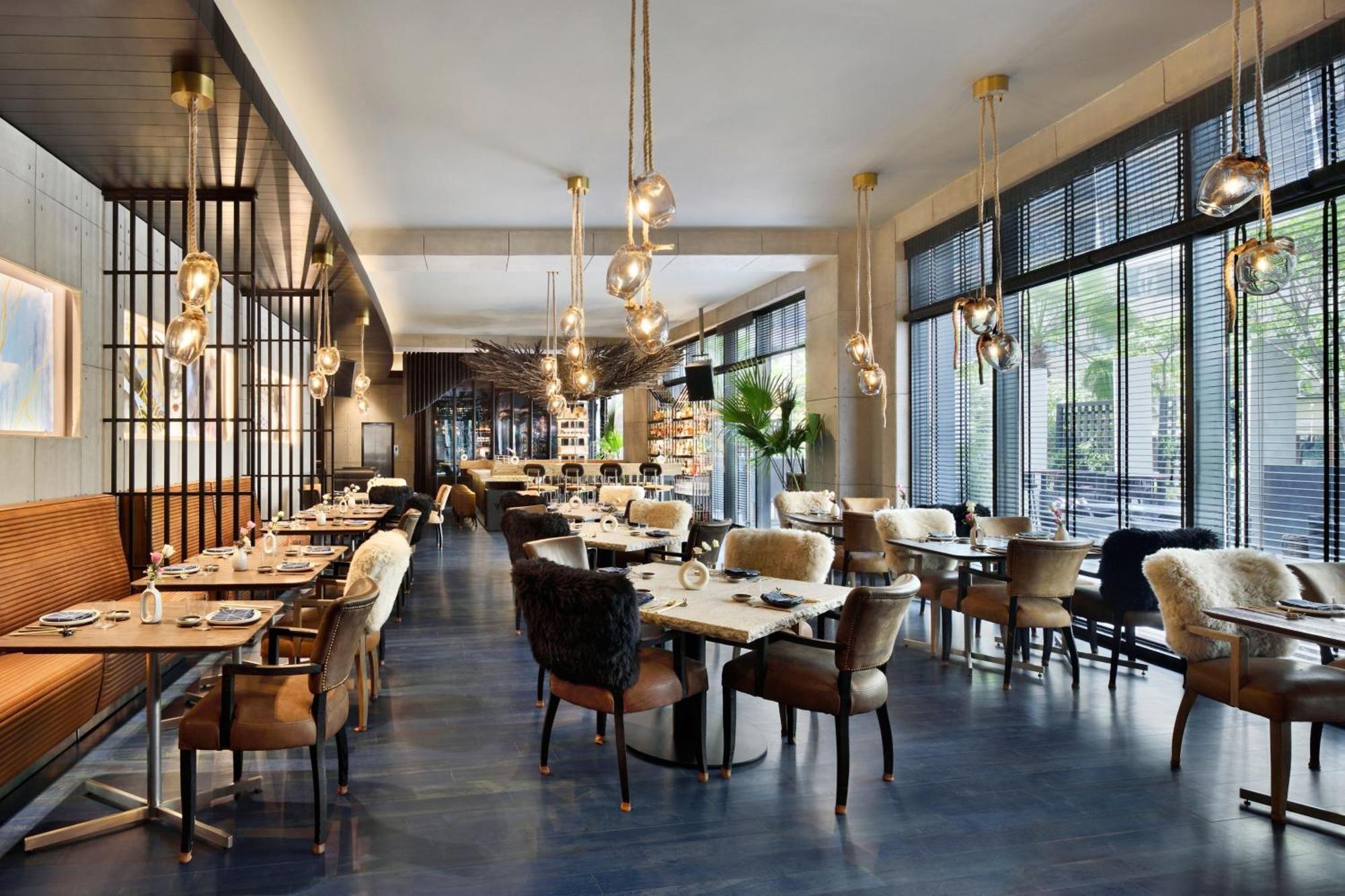 Jw Marriott Hotel New Delhi Aerocity Exterior foto The restaurant