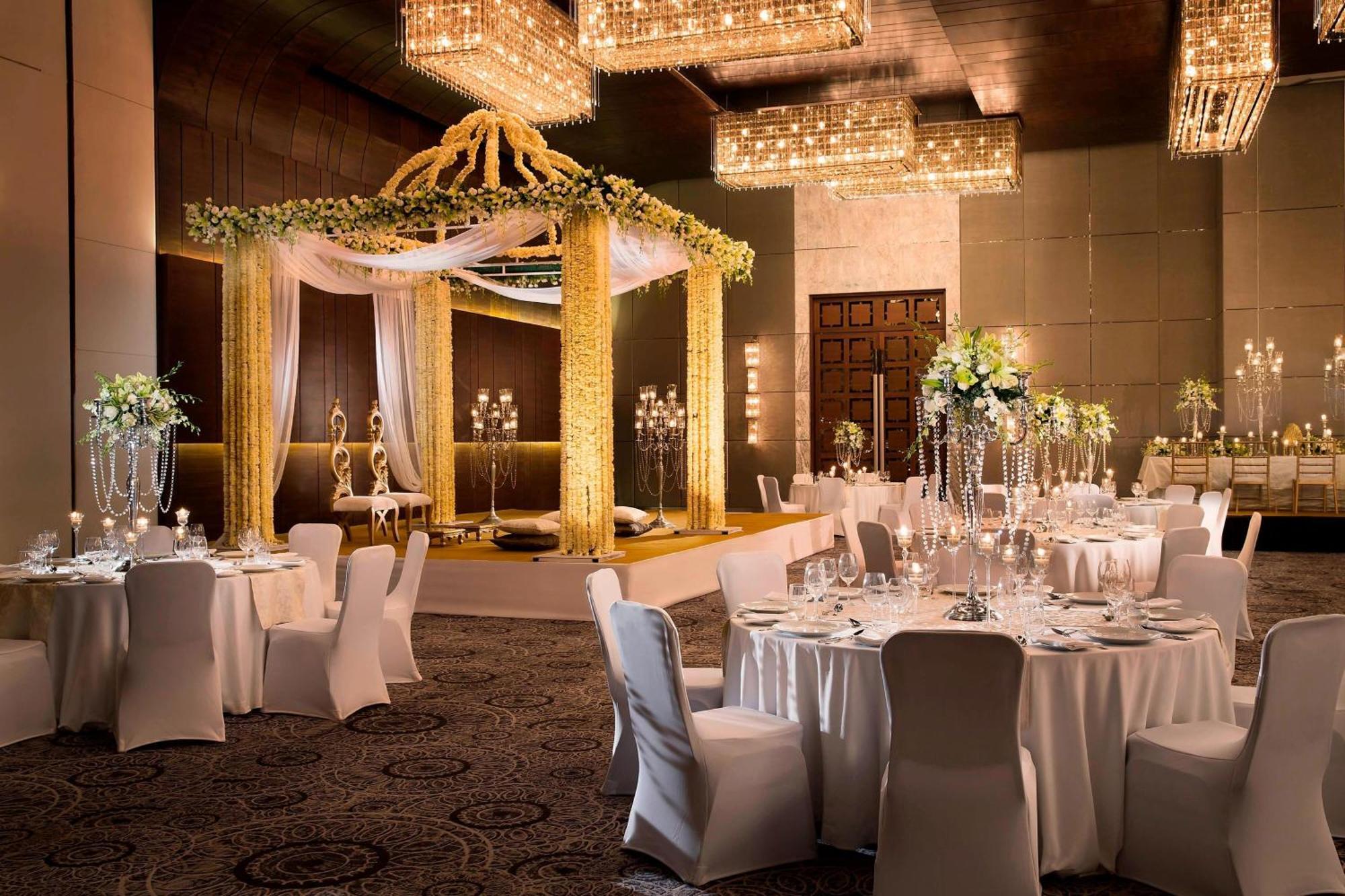 Jw Marriott Hotel New Delhi Aerocity Exterior foto Wedding reception at The Oberoi, Mumbai